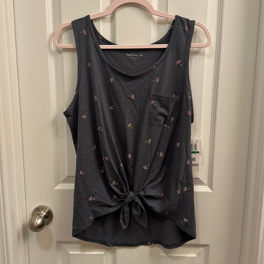 Rebellious One Roses top